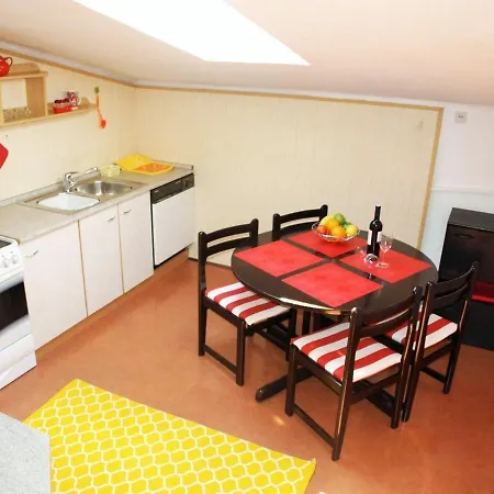 By The Sea - 11185 Apartman *